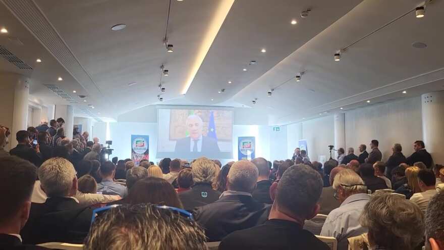 Forza Italia, a Taranto gli Stati generali del Mezzogiorno. Tajani: «Il Sud sia protagonista» – VIDEO Forza Italia, a Taranto gli Stati generali del Mezzogiorno. Tajani: «Il Sud sia protagonista» – VIDEO