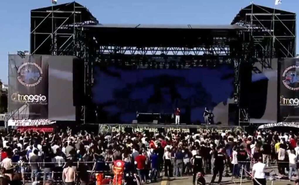 Uno Maggio Taranto tra musica, lavoro e ambiente: Riondino contro Meloni. Al concertone Tommy Cash con le nonnine di Ostuni Uno Maggio Taranto tra musica, lavoro e ambiente: Riondino contro Meloni. Al concertone Tommy Cash con le nonnine di Ostuni
