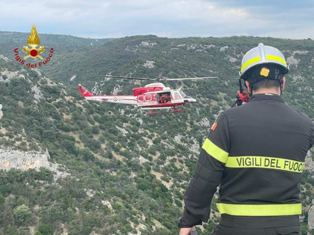 Matera, 72enne ritrovato senza vita vicino Grotta dei Pipistrelli. Turista padovana soccorsa – VIDEO Matera, 72enne ritrovato senza vita vicino Grotta dei Pipistrelli. Turista padovana soccorsa – VIDEO