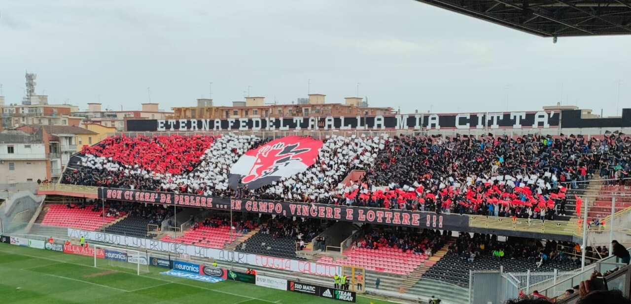 Il Foggia calcio in amministrazione giudiziaria, Rossi: «Provvedimento a tutela dei veri tifosi»
