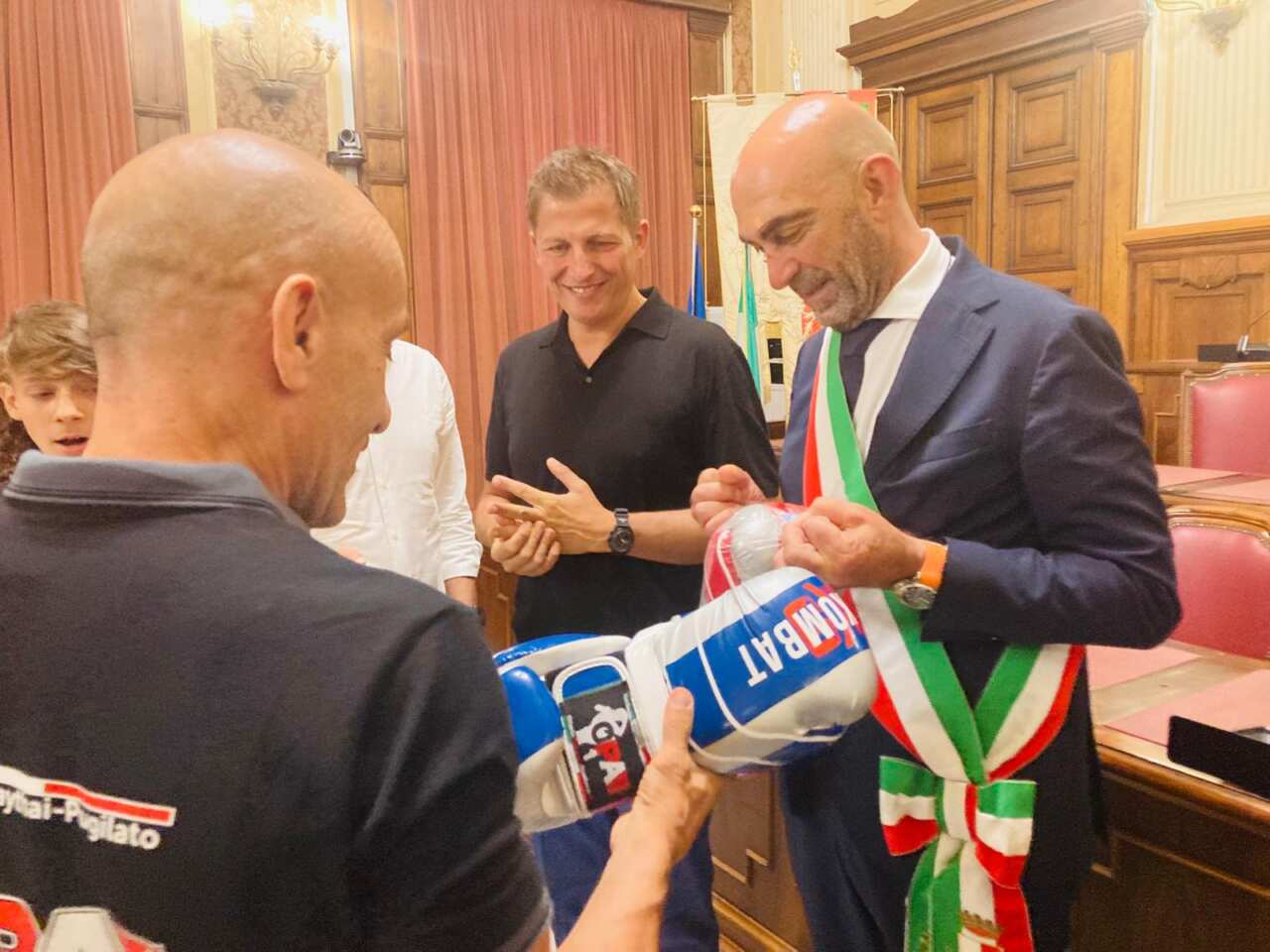 Galleria foto 'Bari premia 16 giovani atleti che si sono distinti durante la stagione: «Portate alto il nome della città nel mondo» – FOTO' - foto 1
