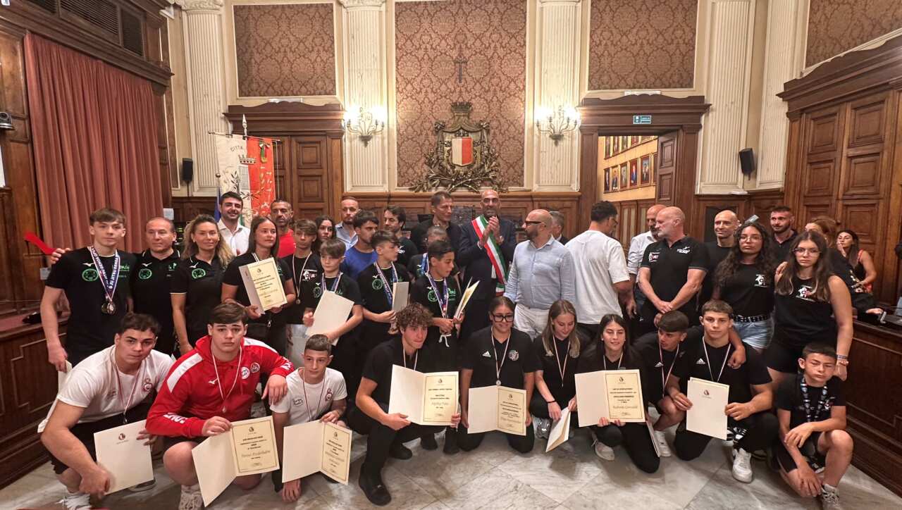 Galleria foto 'Bari premia 16 giovani atleti che si sono distinti durante la stagione: «Portate alto il nome della città nel mondo» – FOTO' - foto 12