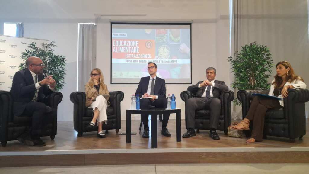 Galleria foto 'Educazione alimentare, contro lo spreco e verso una mensa scolastica responsabile – VIDEO' - foto 1