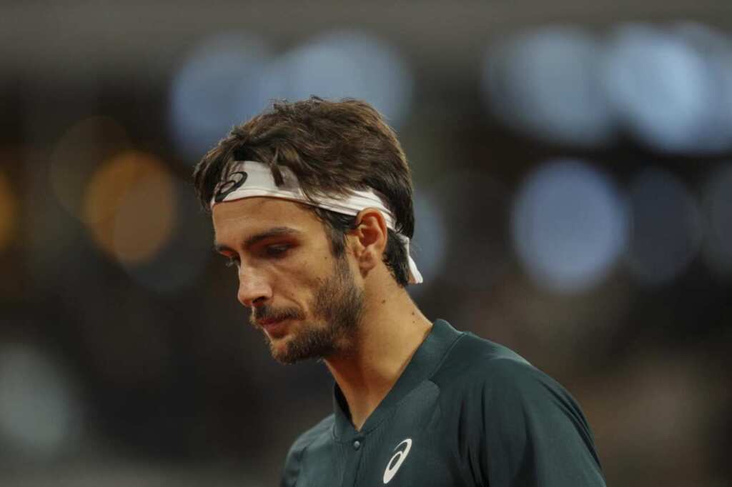 Galleria foto 'Roland Garros, finisce nel peggiore dei modi l’avventura di Musetti: si ritira per infortunio. Alcaraz in finale' - foto 1