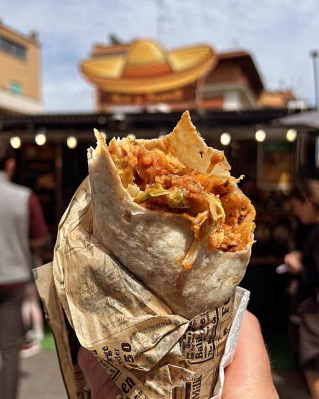 Galleria foto 'L’International Street Food torna a Bari: un viaggio gastronomico tra gli stand in Largo Giannella – FOTO' - foto 7