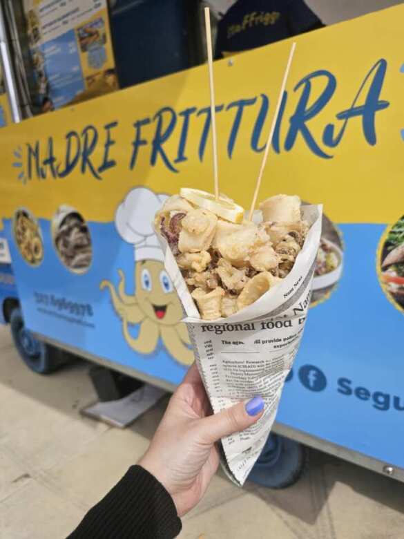 Galleria foto 'L’International Street Food torna a Bari: un viaggio gastronomico tra gli stand in Largo Giannella – FOTO' - foto 4