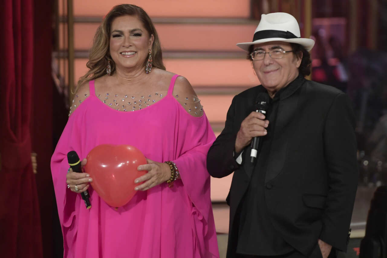 «Mi dissocio da “Felicità” cantata in Russia». Al Bano risponde a Romina Power: «Coltellata mediatica» «Mi dissocio da “Felicità” cantata in Russia». Al Bano risponde a Romina Power: «Coltellata mediatica»