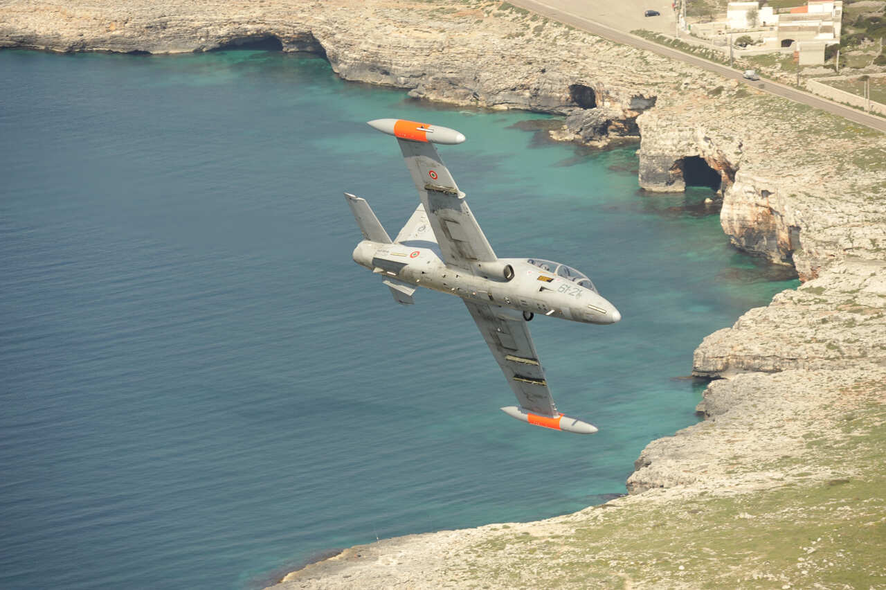 Passaggio di consegne a Galatina, addio al “Macchino” T-339A: ecco il nuovo addestratore T-345A – VIDEO Passaggio di consegne a Galatina, addio al “Macchino” T-339A: ecco il nuovo addestratore T-345A – VIDEO