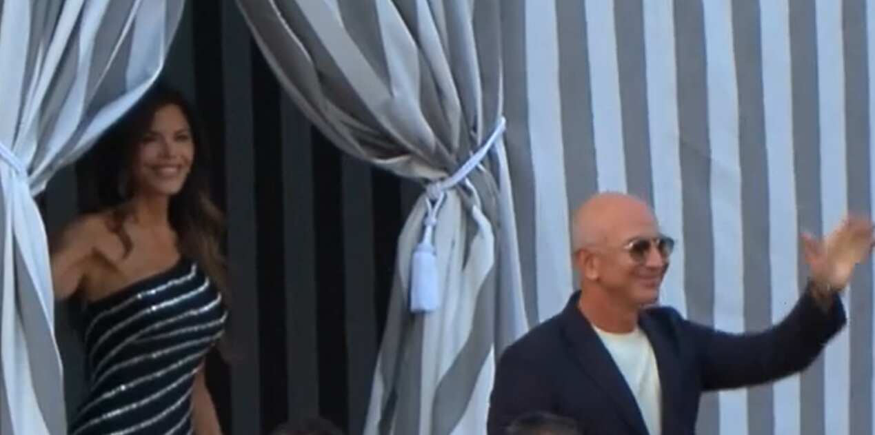 Galleria foto 'Venezia, nozze da favola per Bezos e Sanchez: lusso, vip, proteste e i 15 anni di Amazon in Italia' - foto 1