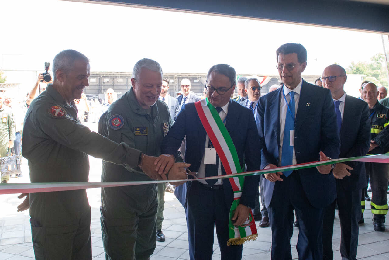 Passaggio di consegne a Galatina, addio al “Macchino” T-339A: ecco il nuovo addestratore T-345A – VIDEO Passaggio di consegne a Galatina, addio al “Macchino” T-339A: ecco il nuovo addestratore T-345A – VIDEO