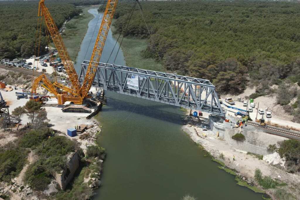 Tornano i treni sulla linea Taranto-Potenza, completati i lavori per la sostituzione del ponte sul Lato – VIDEO Tornano i treni sulla linea Taranto-Potenza, completati i lavori per la sostituzione del ponte sul Lato – VIDEO