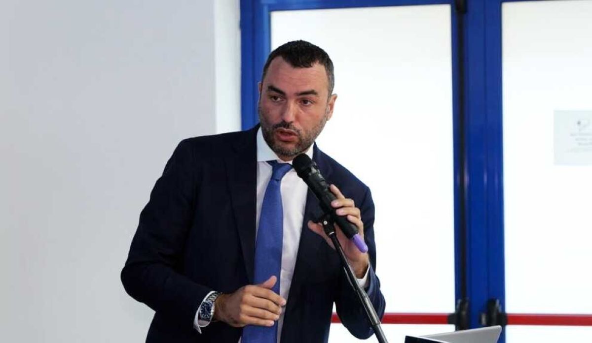 Dopo le dimissioni da assessore regionale, per Delli Noci potrebbe scattare l’interdizione