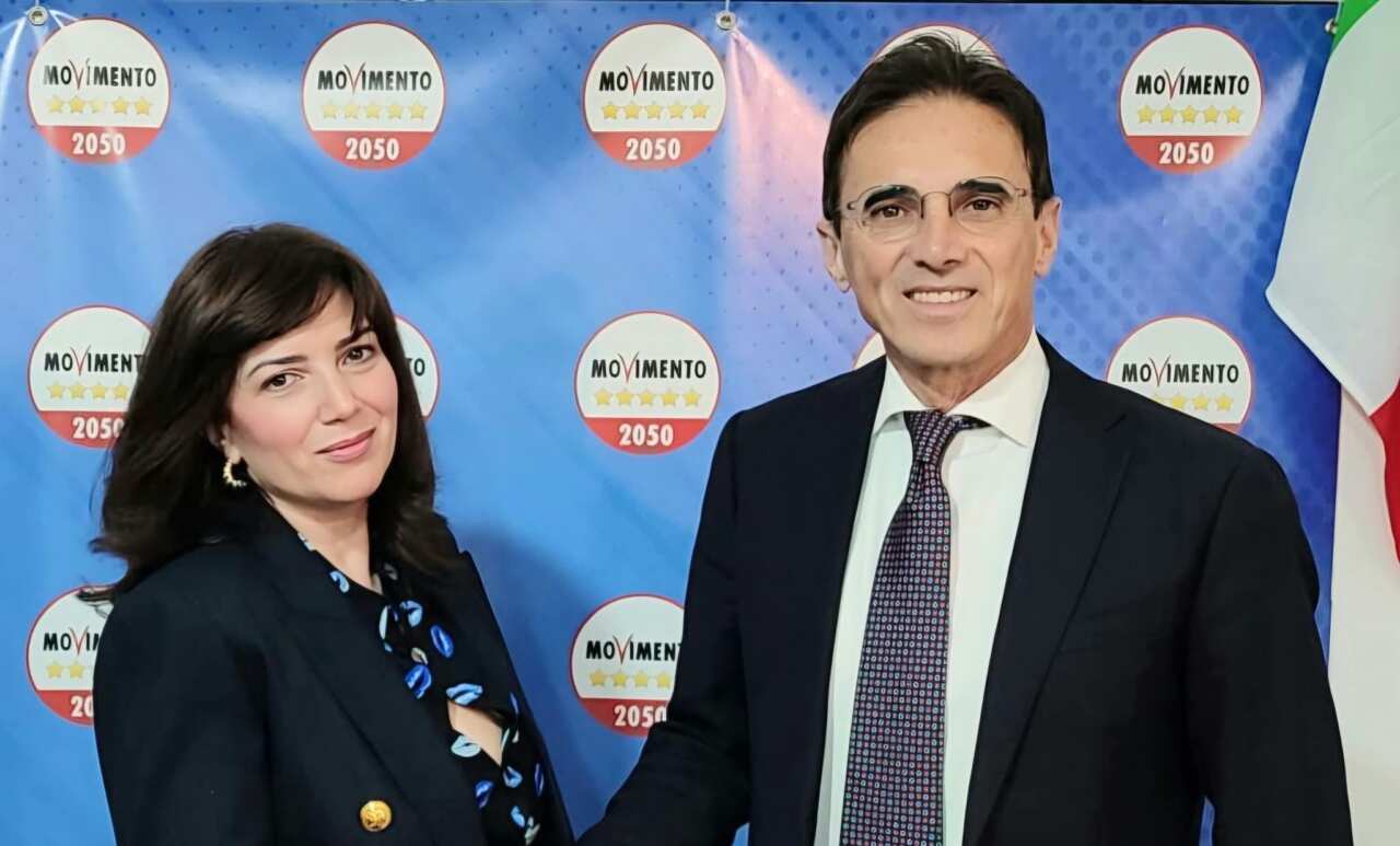 Ballottaggio a Taranto, il M5s invita a votare Bitetti: «Evitiamo che vinca il centrodestra ma restiamo all’opposizione» Ballottaggio a Taranto, il M5s invita a votare Bitetti: «Evitiamo che vinca il centrodestra ma restiamo all’opposizione»