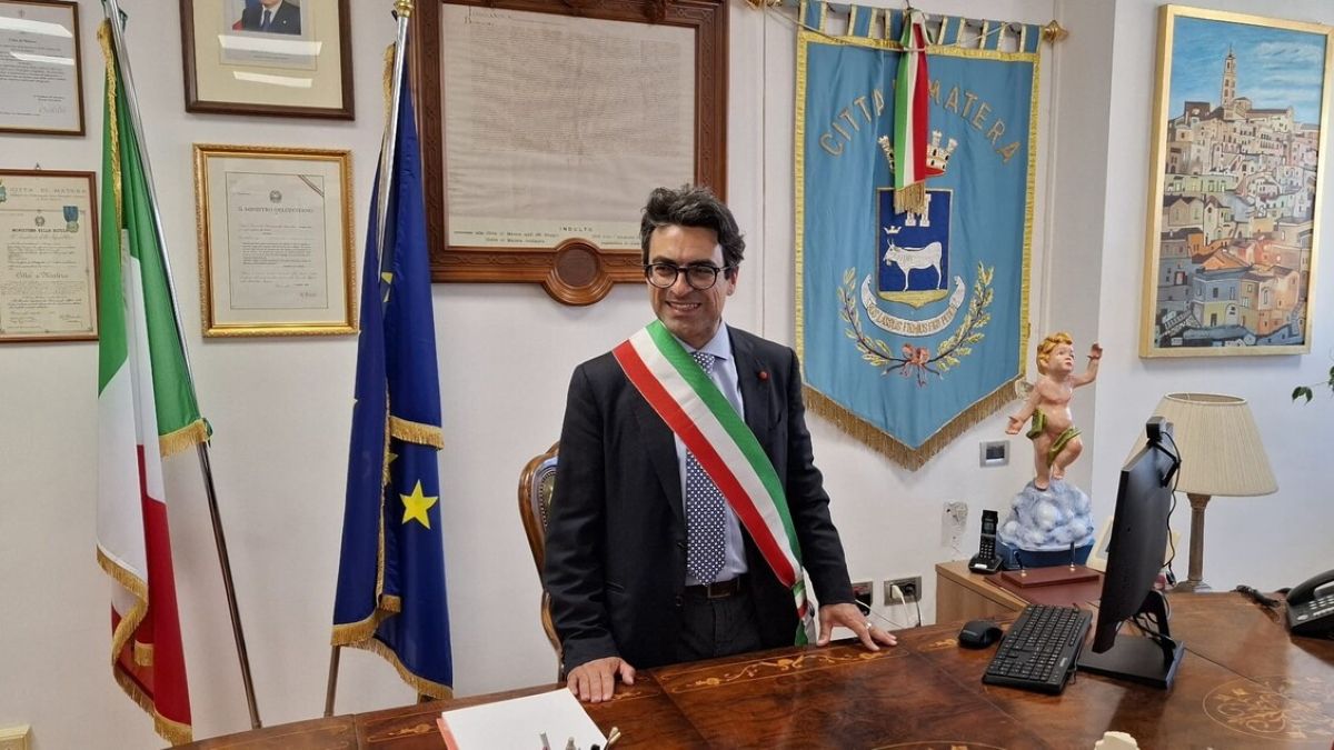 Matera, si insedia il nuovo sindaco Antonio Nicoletti: «Abbiamo grandi ambizioni» Matera, si insedia il nuovo sindaco Antonio Nicoletti: «Abbiamo grandi ambizioni»