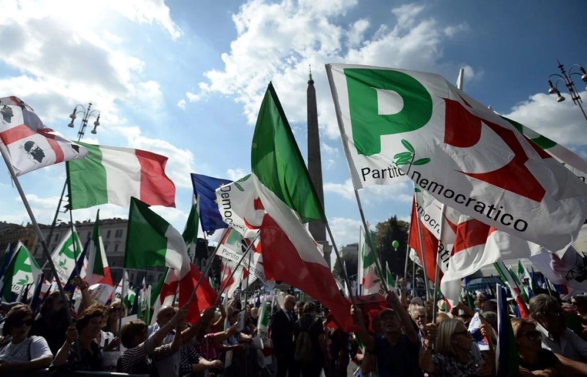 In Puglia è “derby” tra Pd e Movimento 5 stelle in vista del corteo per la Palestina a Roma In Puglia è “derby” tra Pd e Movimento 5 stelle in vista del corteo per la Palestina a Roma