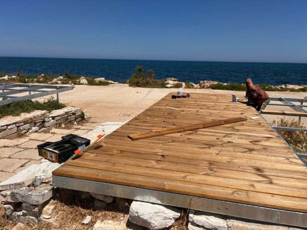 Galleria foto 'Bari, la costa prende vita: al via i lavori per le prime tre concessioni demaniali sul lungomare sud – FOTO' - foto 1