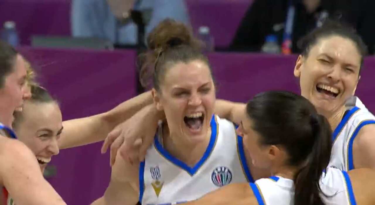 Galleria foto 'Basket femminile, Italia in semifinale dopo 30 anni: battuta la Turchia 76-74 agli Europei' - foto 2