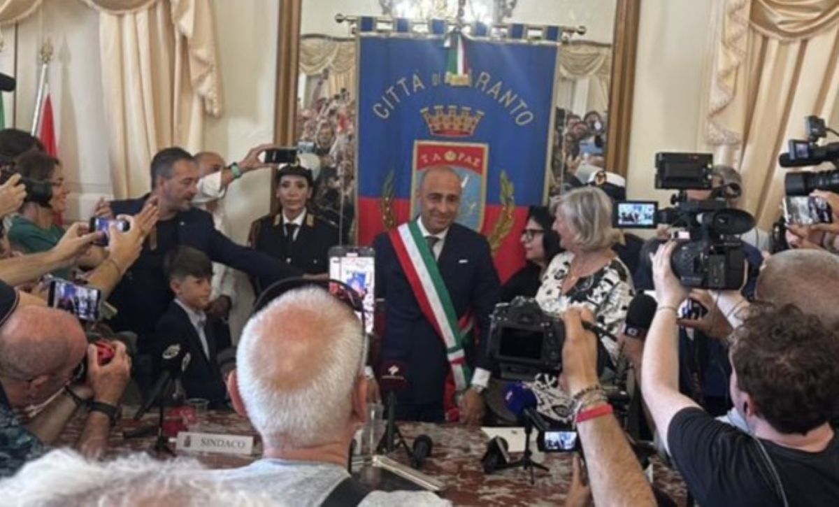 Galleria foto 'Taranto, Piero Bitetti proclamato sindaco: «Sento la bellezza e la responsabilità del ruolo»' - foto 1