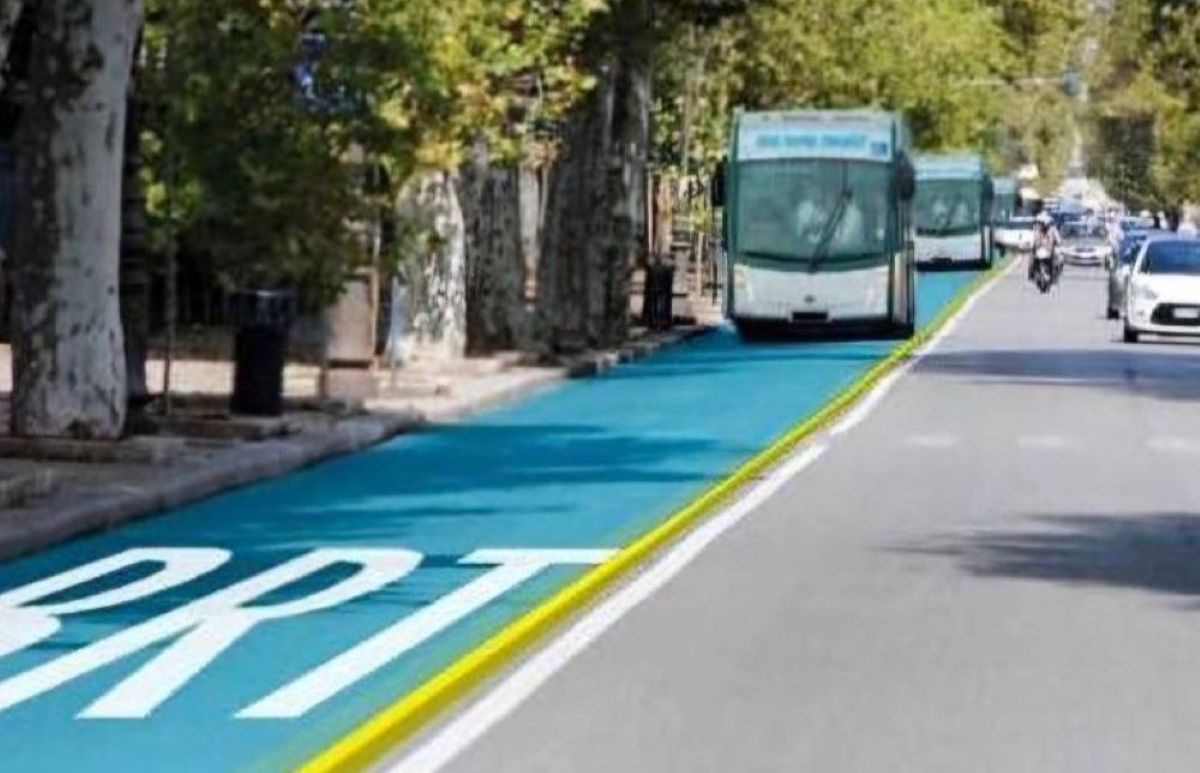 Bari, arriva Blu-bis: via libera dalla Giunta comunale alla nuova linea del Brt Bari, arriva Blu-bis: via libera dalla Giunta comunale alla nuova linea del Brt