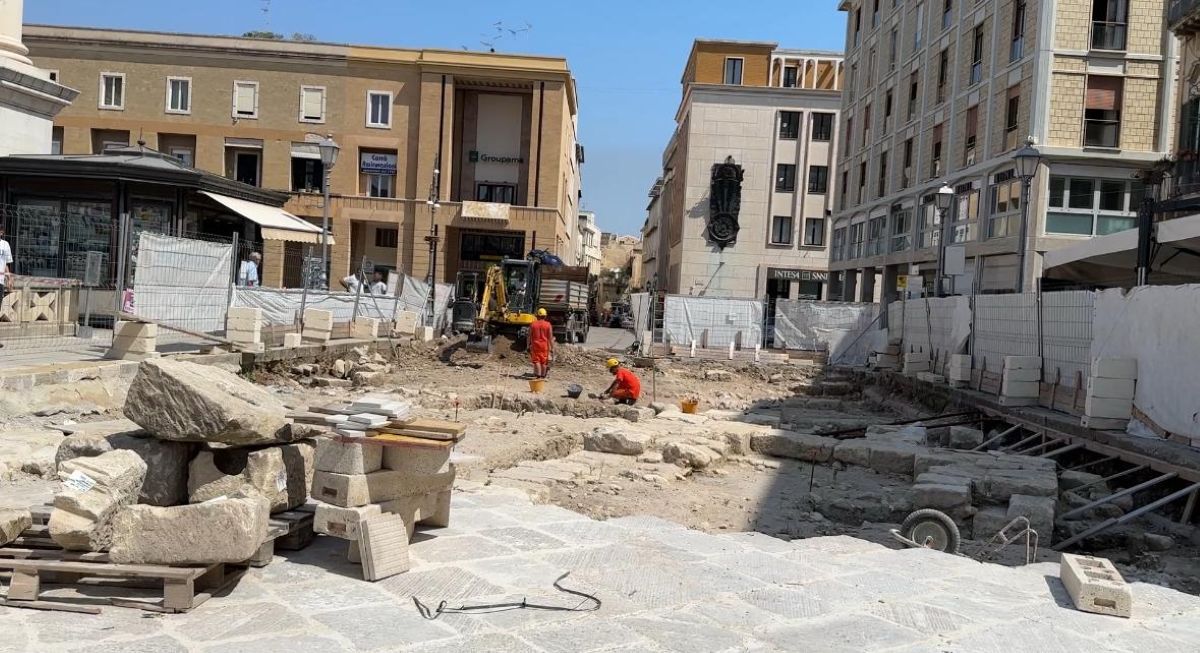 Galleria foto 'Lecce ostaggio dei cantieri, è polemica: «Così il turismo viene messo in ginocchio»' - foto 1