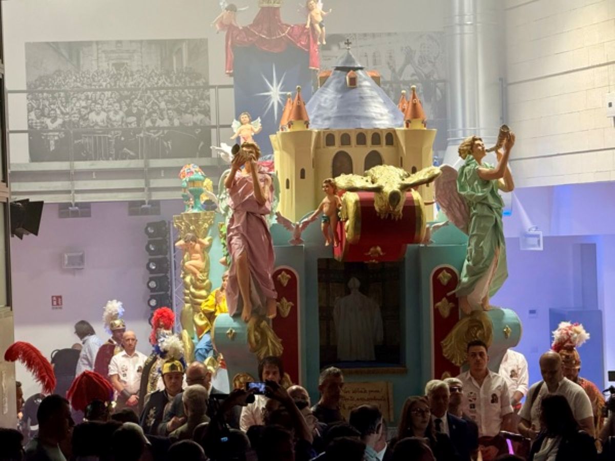 Galleria foto 'Matera, ecco il Carro trionfale della Madonna della Bruna: alto 6 metri e lungo 10' - foto 1