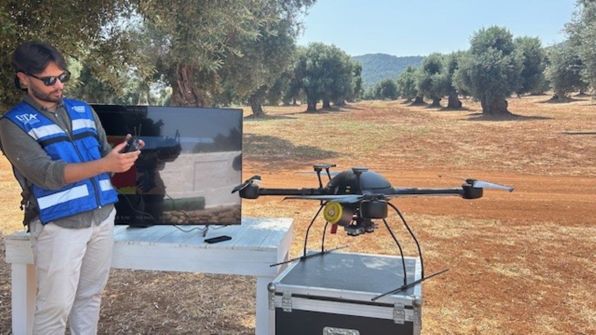 Galleria foto 'Droni e satelliti anti Xylella in azione nel Brindisino: tecnologia all’avanguardia contro il batterio' - foto 1