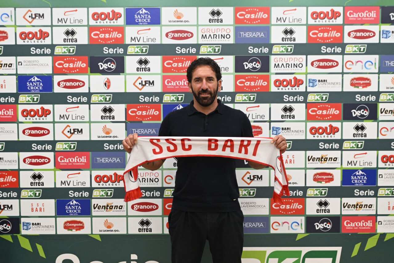 Galleria foto 'L’SSC Bari ha il suo nuovo allenatore: Fabio Caserta firma fino a giugno 2027. Sostituirà l’esonerato Longo' - foto 1