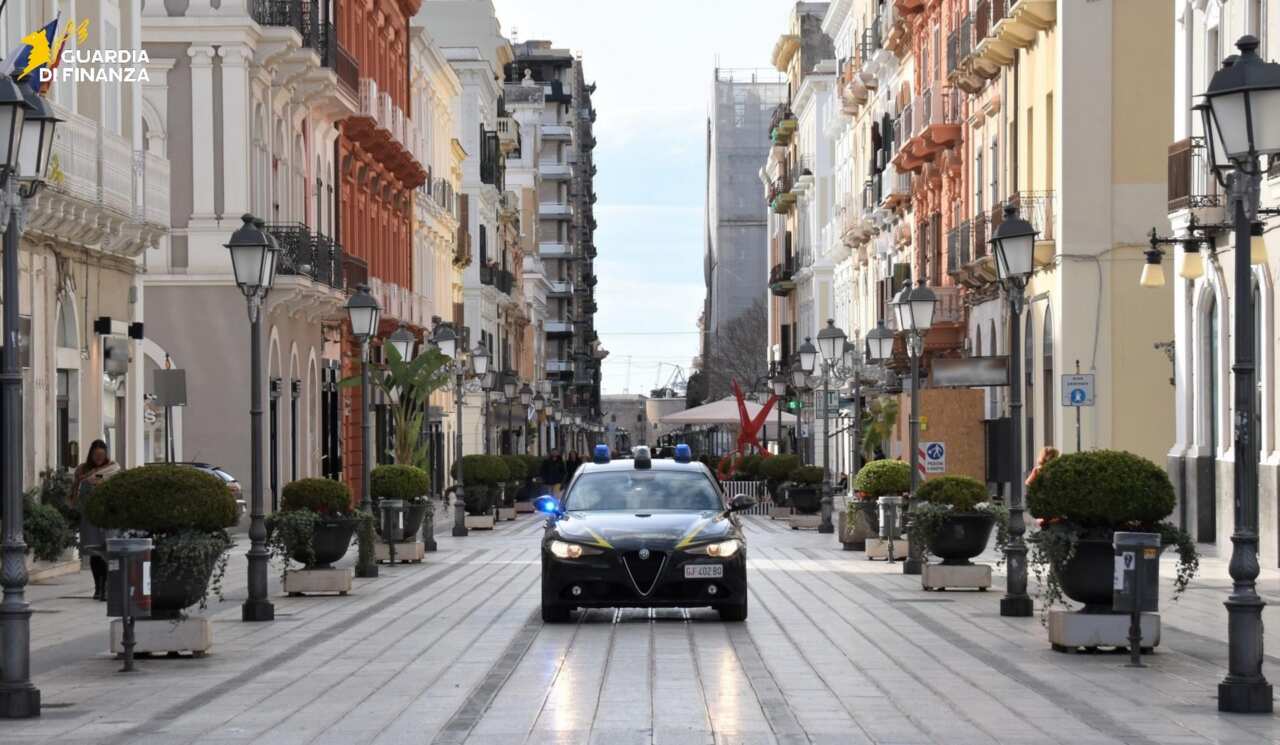 Galleria foto 'Scoperti 9 lavoratori in nero nel Tarantino: un imprenditore rischia la sospensione dell’attività' - foto 1