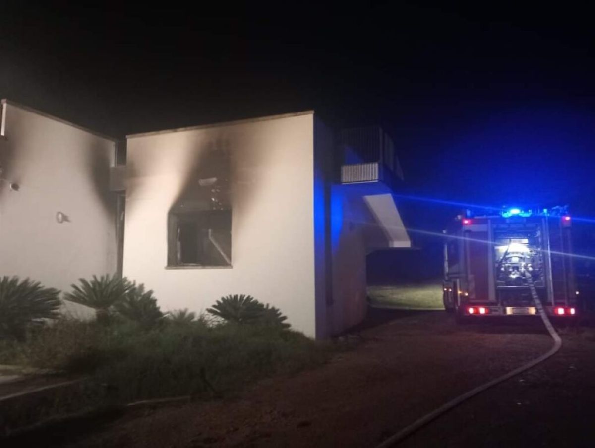 Galleria foto 'Truffe coi bonus edilizi e incendi nel Sud Salento, chiusa l’inchiesta: sono 21 gli indagati' - foto 1