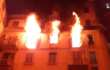 Milano, incendio in un appartamento: una donna si lancia dal quinto piano e muore