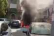 Bari, incendio all’ex Manifattura Tabacchi: le fiamme partono da un materasso e si propagano a un’auto – VIDEO