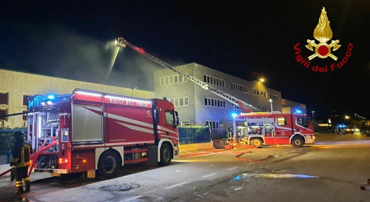 Incendio in un’azienda di Pesaro, la spedizione partita da Cerignola: tre arresti Incendio in un’azienda di Pesaro, la spedizione partita da Cerignola: tre arresti