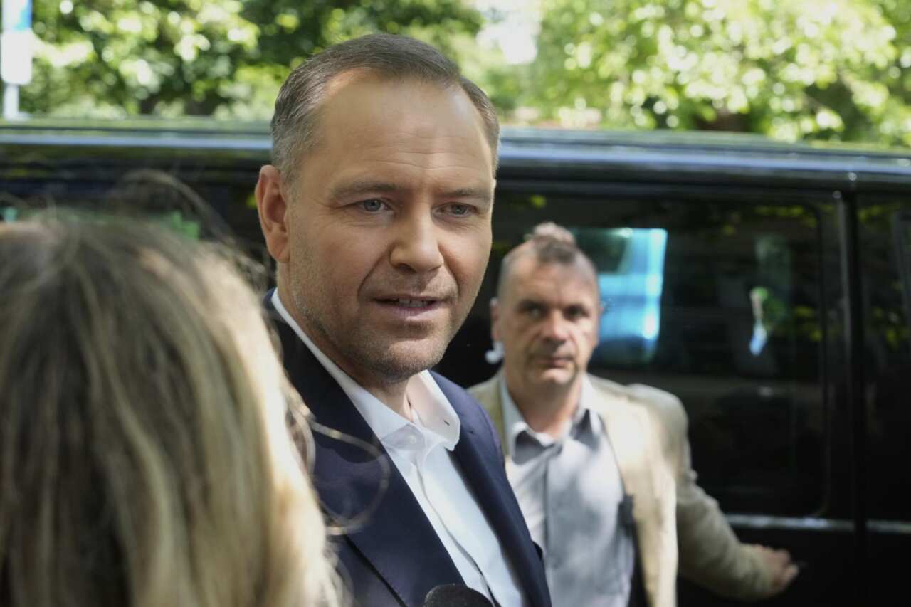 Presidenziali in Polonia, vince il sovranista Nawrocki: battuto il sindaco di Varsavia Trzaskowski