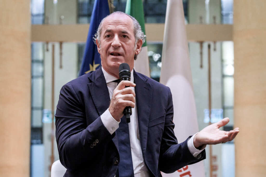 Galleria foto 'Regioni, è Luca Zaia il governatore più gradito: seguono Fedriga e Proietti. Giù Bardi ed Emiliano' - foto 1