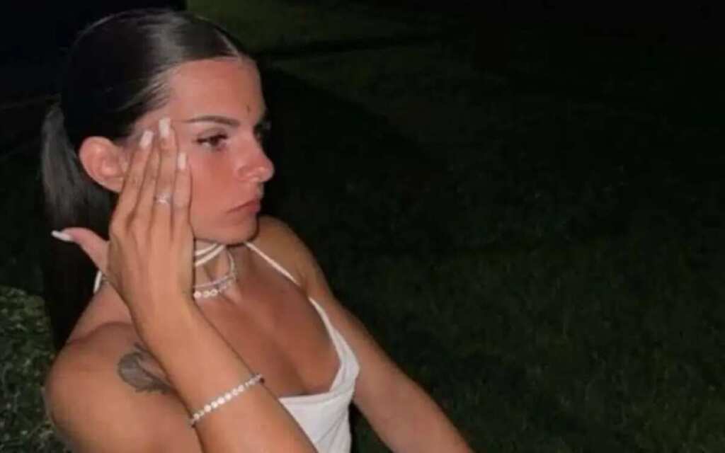 Galleria foto 'Maestra licenziata per OnlyFans denuncia il padre di un alunno: «Ha diffuso le mie foto»' - foto 1