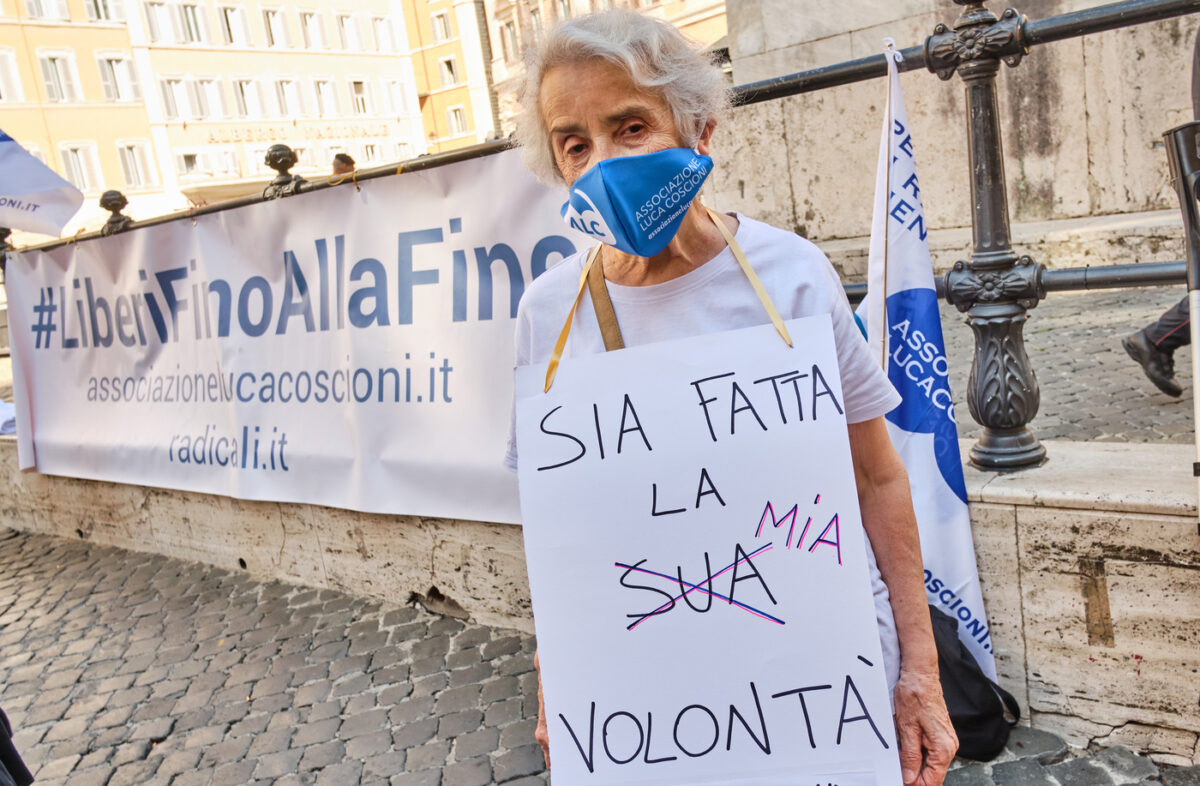 Galleria foto 'Fine vita: dopo la Toscana, il governo apre a una legge nazionale. Maggioranza al lavoro' - foto 1