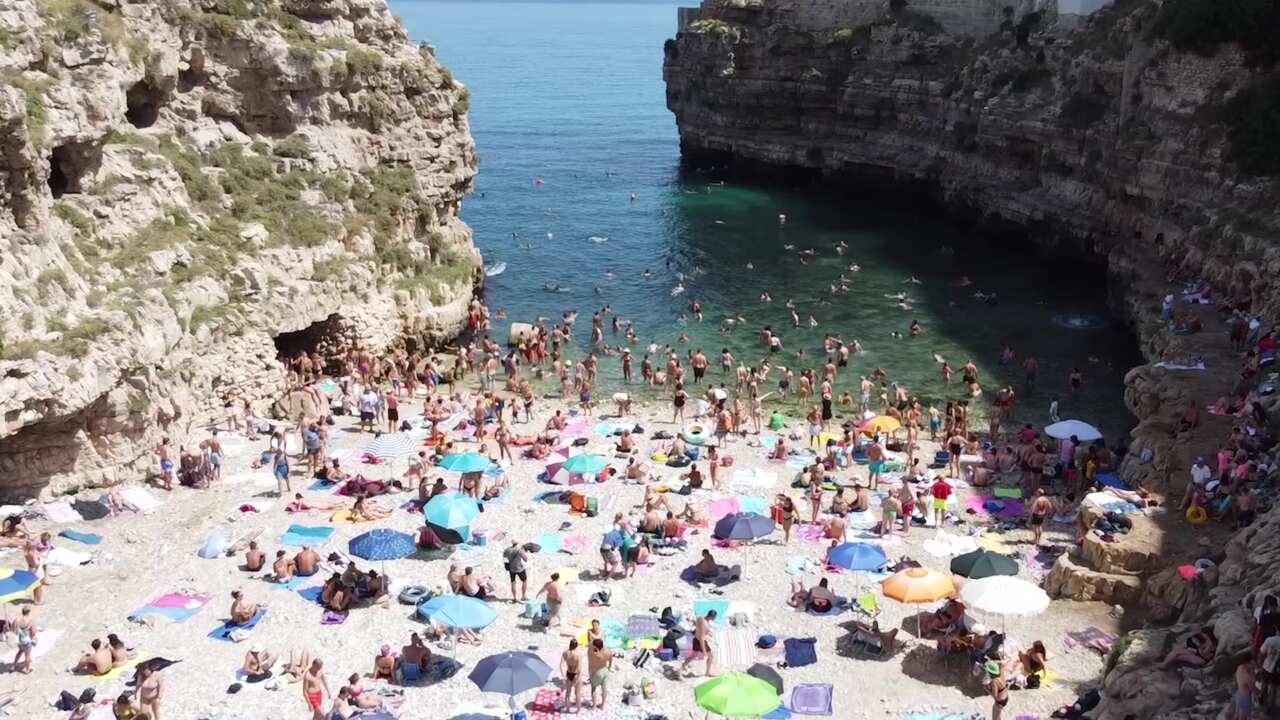 Bella ma inquinata, l’allarme di Goletta Verde su Lama Monachile a Polignano a Mare