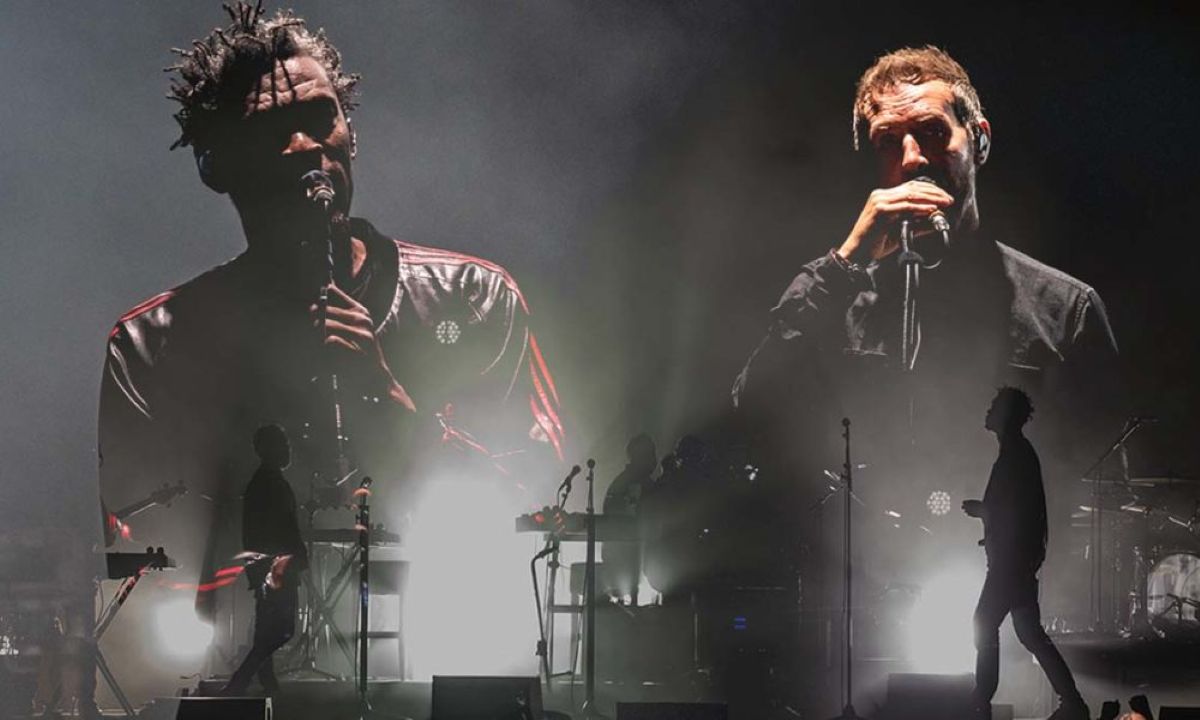 Galleria foto 'Medimex, i Massive Attack a Taranto: ipnosi sonora e visioni nel buio dei tempi moderni' - foto 1