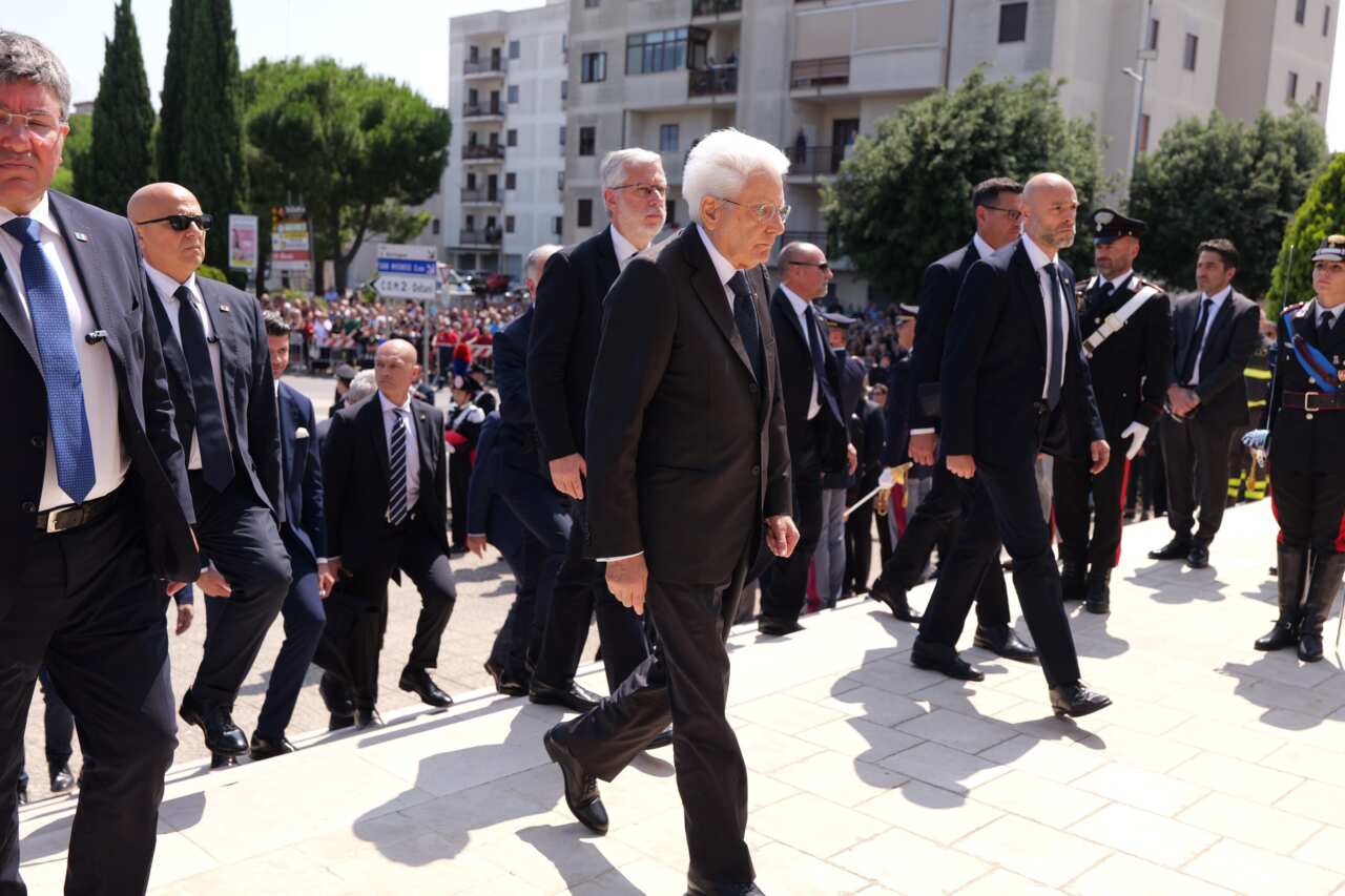 Galleria foto 'Carabiniere ucciso in Puglia, la lettera della moglie e delle figlie a Mattarella: «Grazie per il conforto»' - foto 1