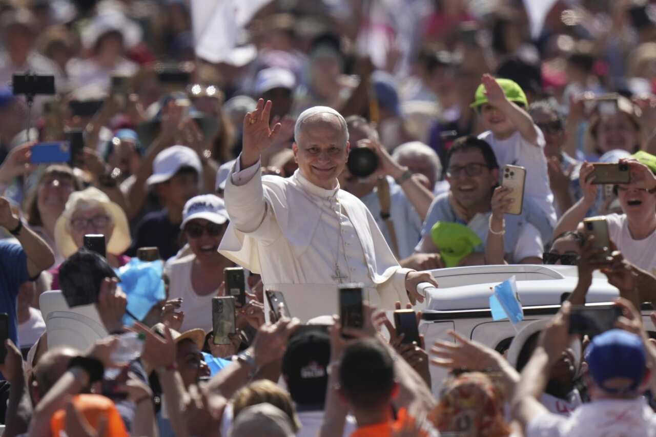 Giubileo, il Papa ai giovani: «Iperconnessi ma sempre più isolati e confusi. Siate speranza in un mondo ferito»