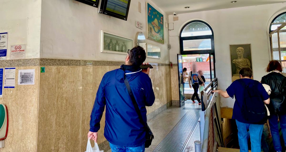 Stop ai treni tra Bari e Taranto, l’ira dei pendolari: «Diritti calpestati, inaccettabile» Stop ai treni tra Bari e Taranto, l’ira dei pendolari: «Diritti calpestati, inaccettabile»