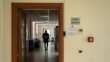 Trani, timbrava il cartellino in ospedale e tornava a casa: arrestato un dirigente medico. L’Asl Bat lo sospende