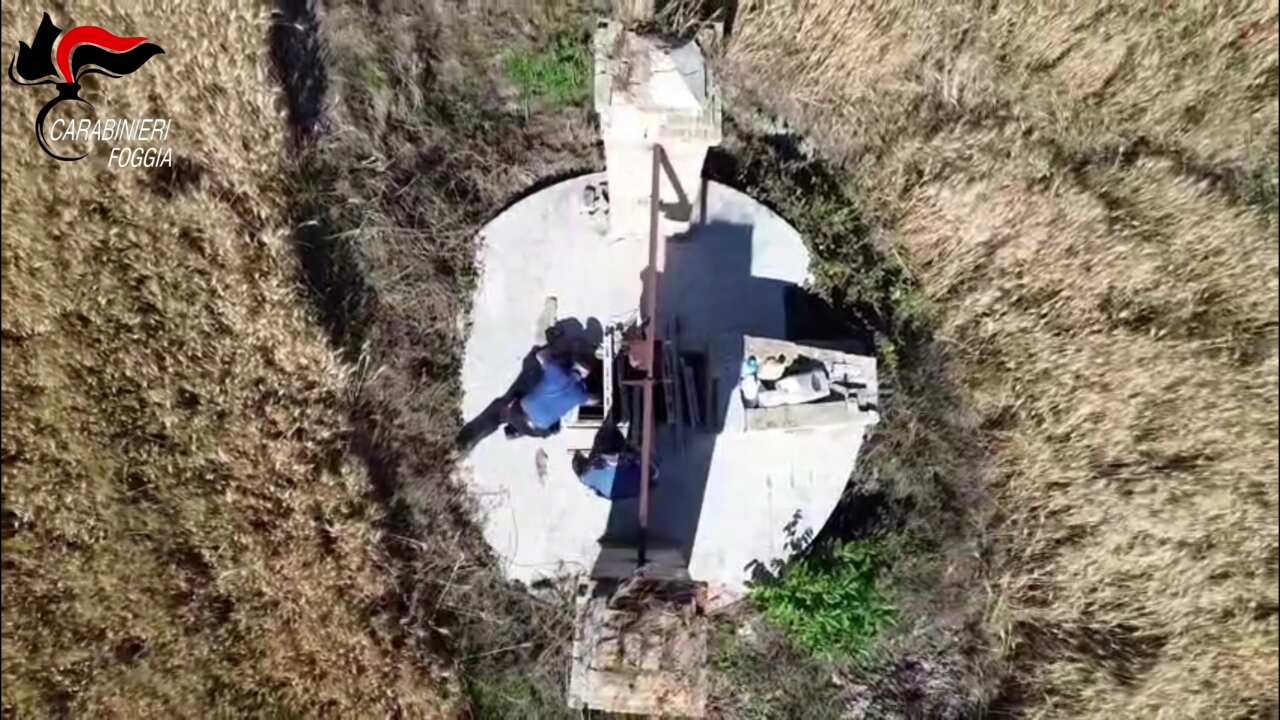 Galleria foto 'San Severo, gettò un uomo in un pozzo: arrestato un 38enne. La vittima sopravvisse usando bottiglie come salvagente – VIDEO' - foto 1