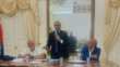 Taranto, il sindaco Bitetti al lavoro per strada. E arrivano aiuti alle famiglie