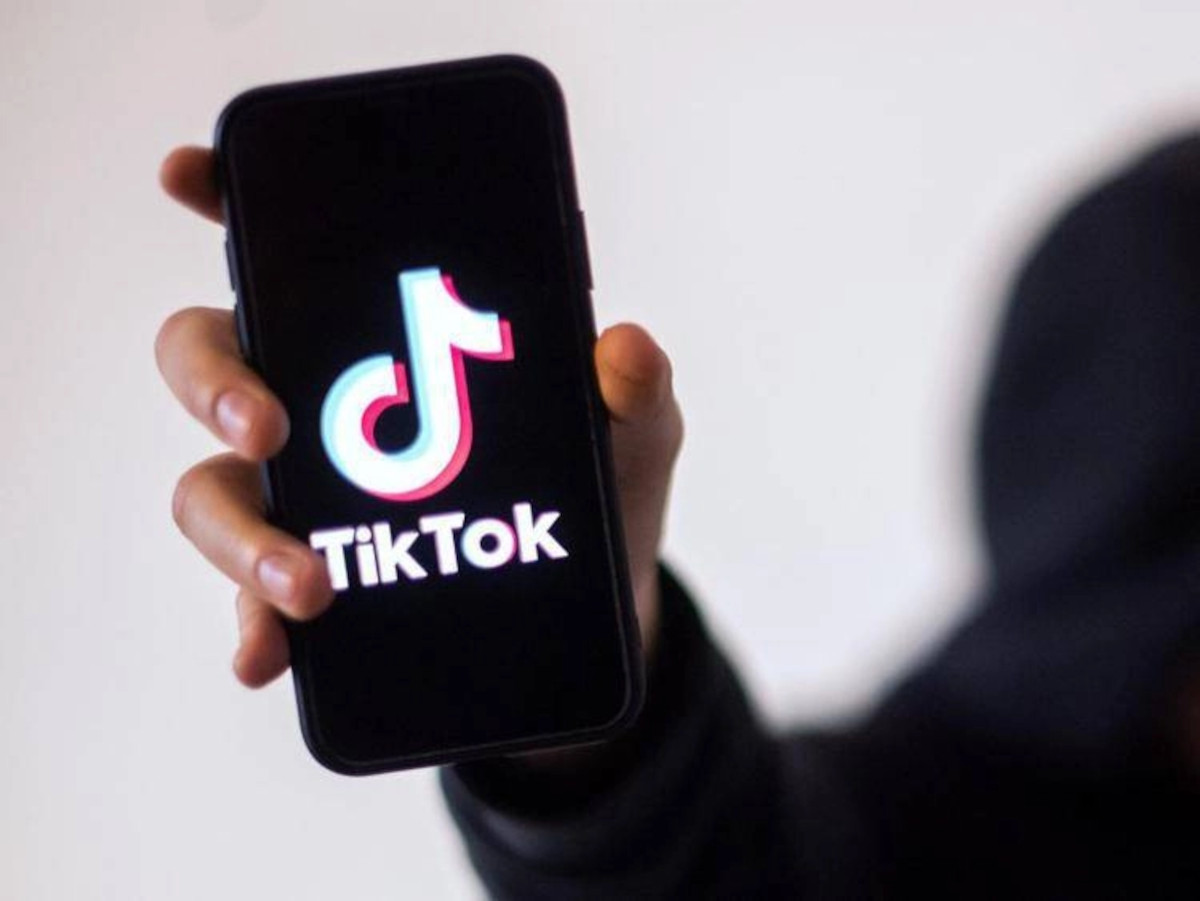 Galatone, 31enne disabile aggredita dal compagno durante una diretta su TikTok: salvata da una follower Galatone, 31enne disabile aggredita dal compagno durante una diretta su TikTok: salvata da una follower