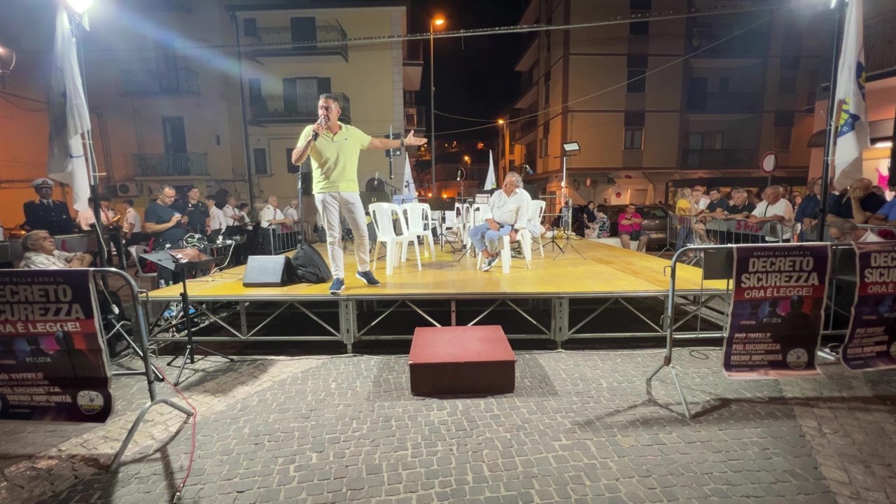 Da San Marco in Lamis l’ultima follia di Vannacci: «Mandiamo i gay a morire al fronte» – VIDEO Da San Marco in Lamis l’ultima follia di Vannacci: «Mandiamo i gay a morire al fronte» – VIDEO