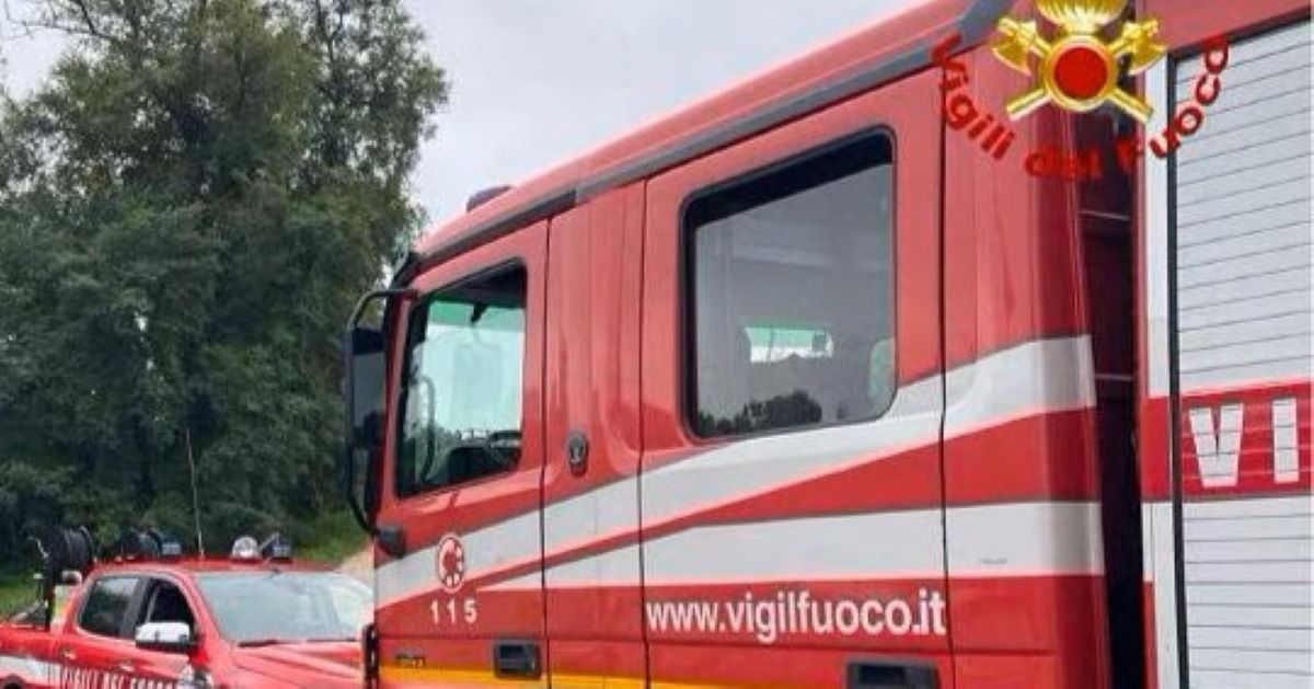 Tragedia nel Leccese: 80enne muore avvolto dalle fiamme durante la pulizia agricola sulla Sp 54 Tragedia nel Leccese: 80enne muore avvolto dalle fiamme durante la pulizia agricola sulla Sp 54