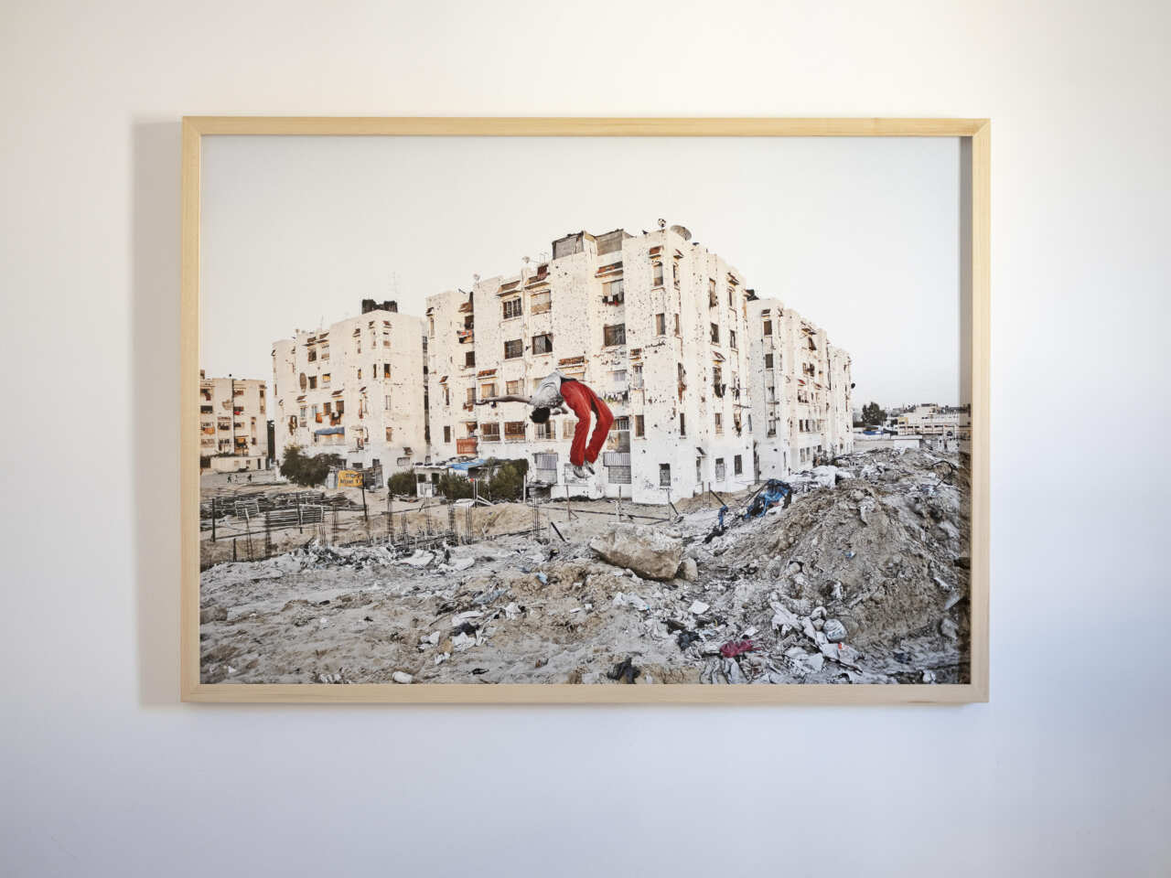 Gaza, a Palazzo di Città a Bari una foto scattata a Khan Younis: «L’arte è un atto politico» Gaza, a Palazzo di Città a Bari una foto scattata a Khan Younis: «L’arte è un atto politico»