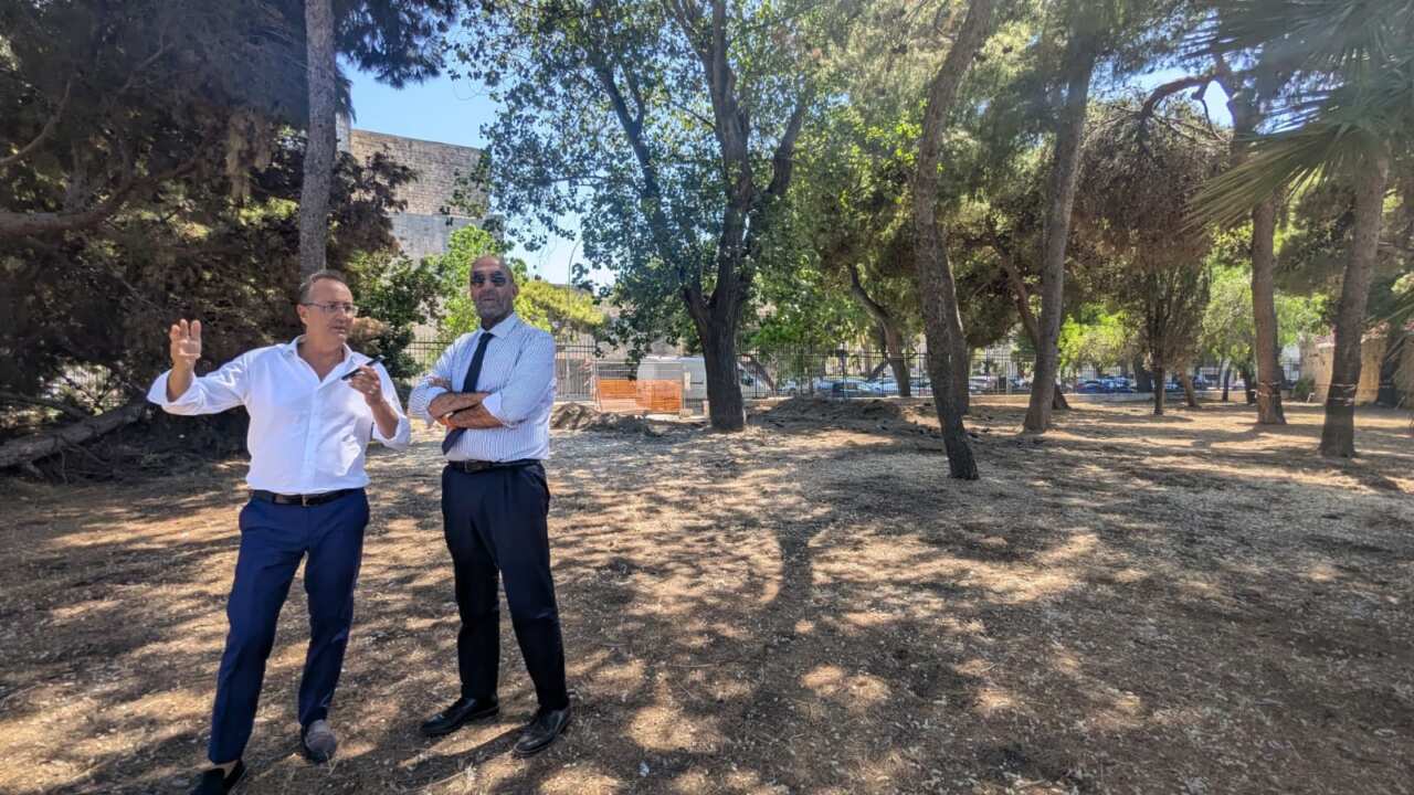 Galleria foto 'Bari, via ai lavori al Parco del Castello: «Presto aperta al pubblico un’area verde sul lungomare De Tullio» – FOTO' - foto 4