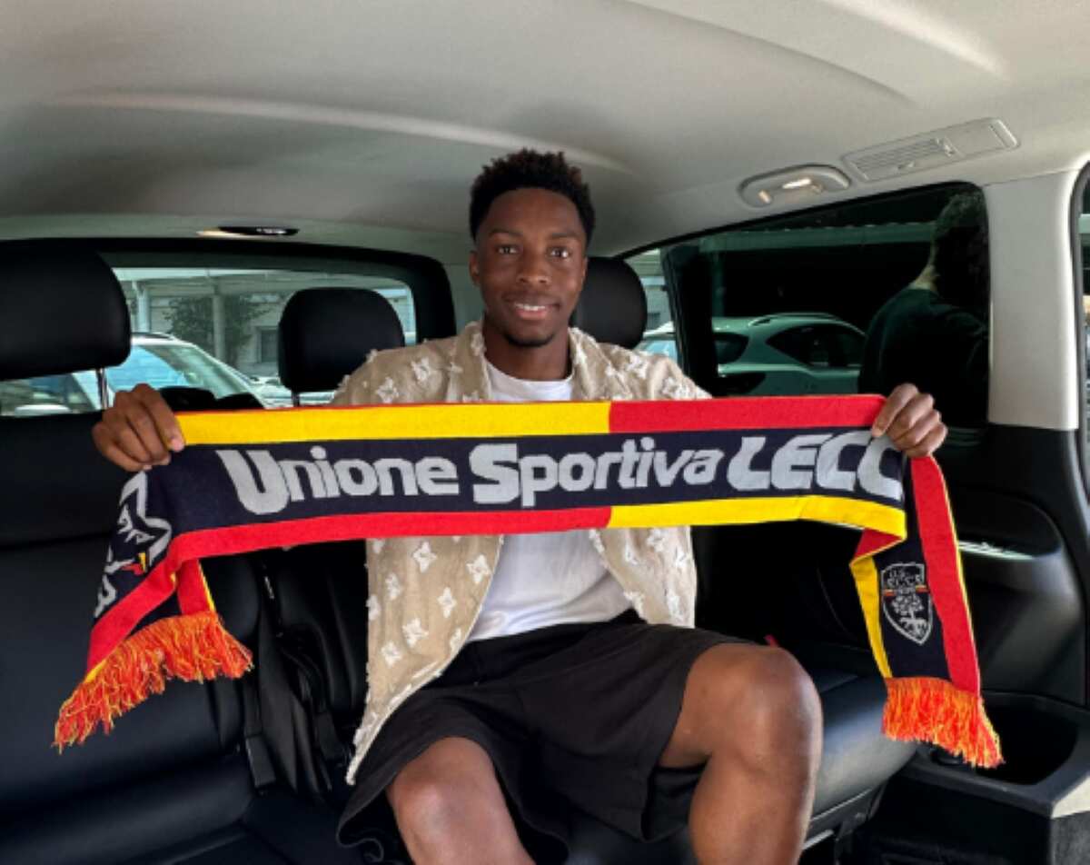 Dalla Ligue 2 alla Serie A, Christ-Owen Kouassi è il primo rinforzo giallorosso: l’arrivo a Lecce – FOTO Dalla Ligue 2 alla Serie A, Christ-Owen Kouassi è il primo rinforzo giallorosso: l’arrivo a Lecce – FOTO